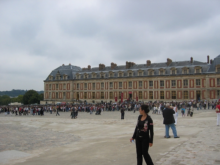 129 Versailles line for tickets.jpg